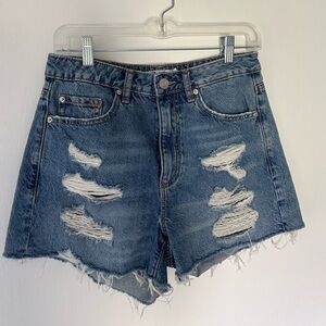 Garage Denim Women’s Mom Short High Rise Distressed Blue Size 7 / 28